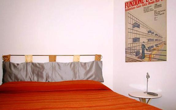 A Via Alessandro Torlonia Couette-café
